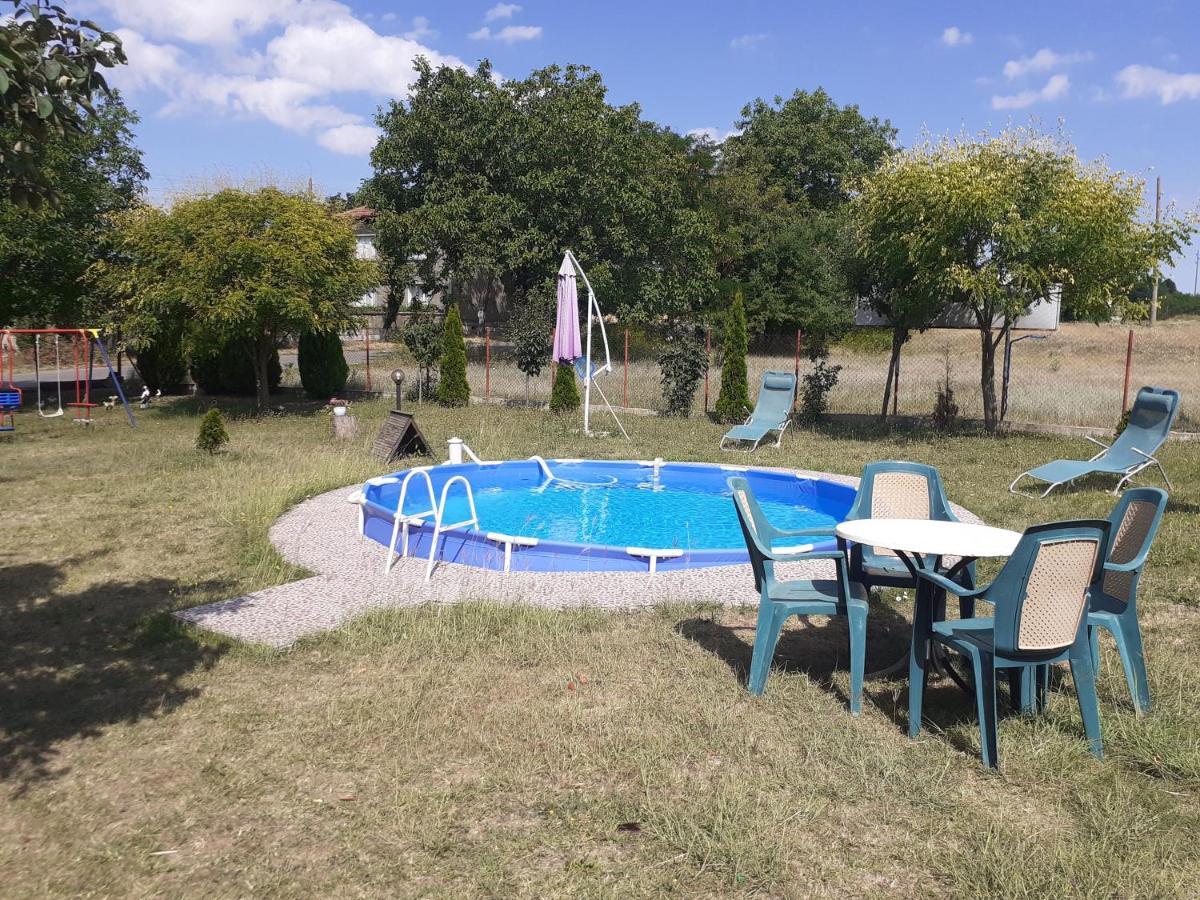 Guest House Edelvais Dve Mogili Экстерьер фото