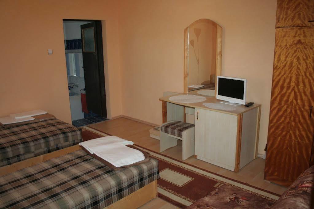 Guest House Edelvais Dve Mogili Экстерьер фото